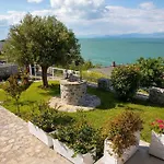 Vintage House With Stunning View Of Shkodra Lake