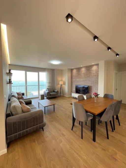 Villa Vintage House With Stunning View Of Lake
