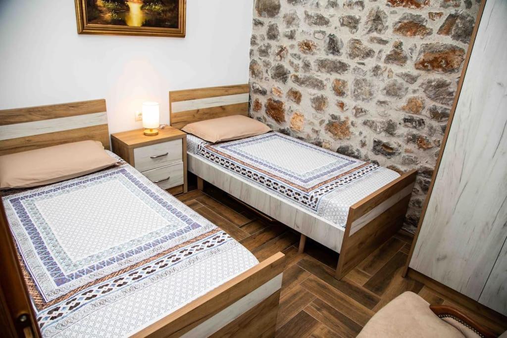 Vintage House With Stunning View Of Lake Villa Shkoder