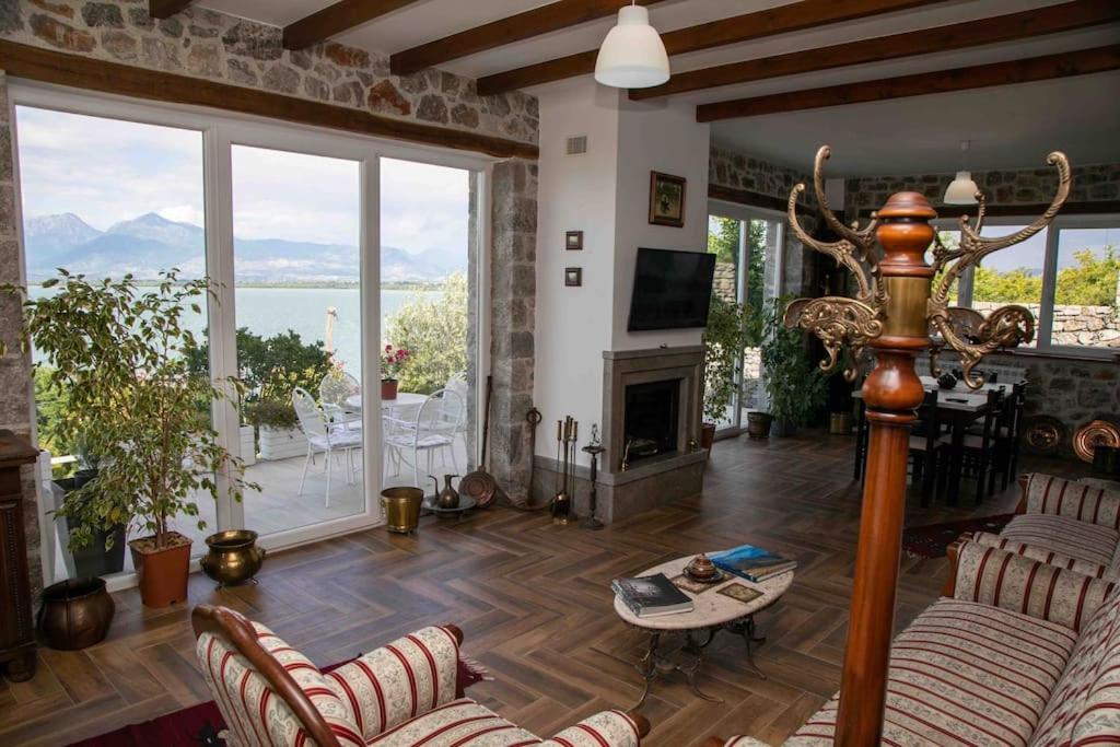 Villa Vintage House With Stunning View Of Lake Shkoder